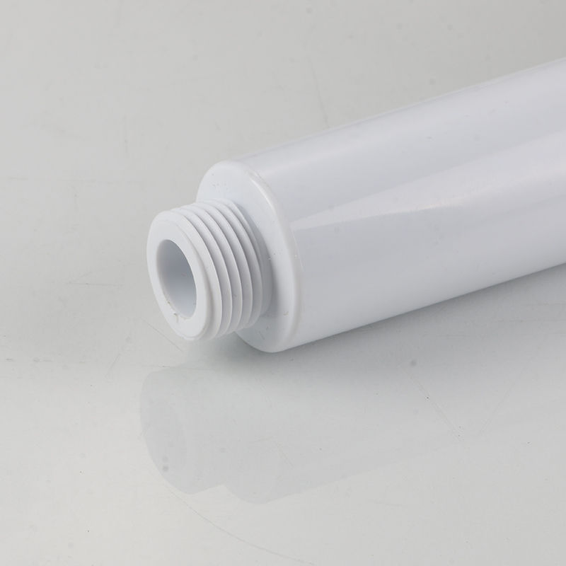 Flow white showerhead