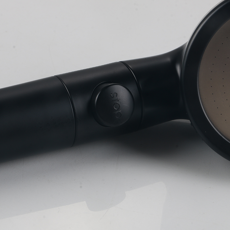 Japanese black showerhead